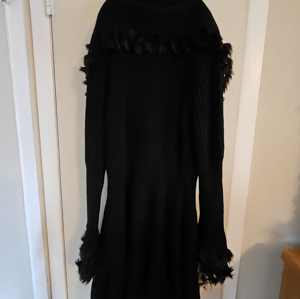 Sweater - Picture 4 of 4